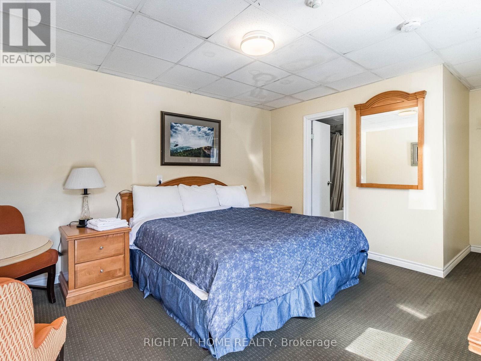 5951 Clark Avenue Property Photo 19