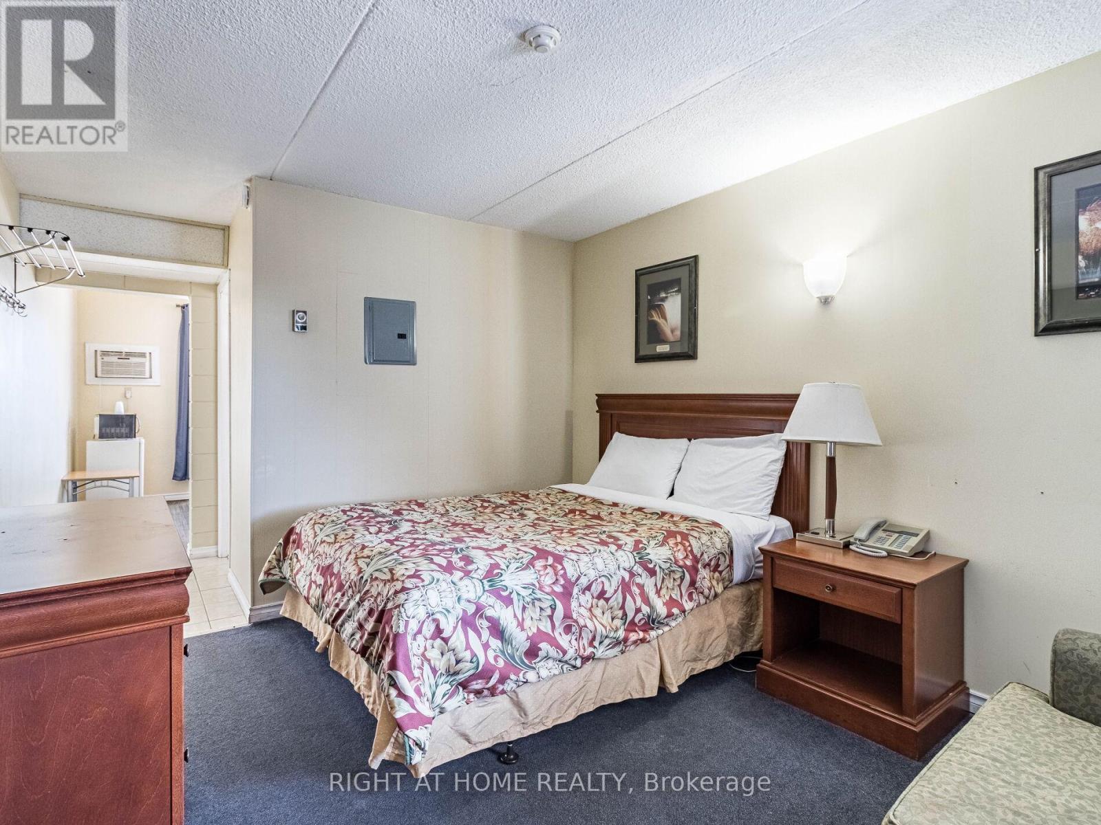 5951 Clark Avenue Property Photo 20