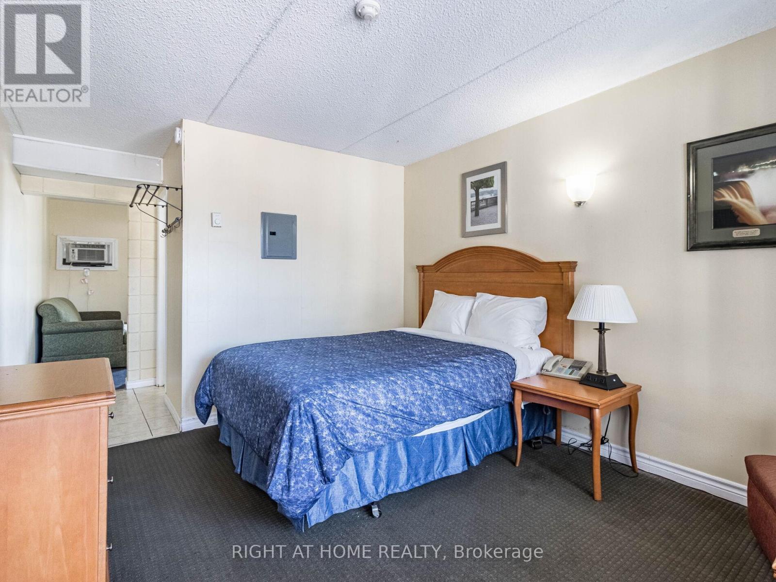 5951 Clark Avenue Property Photo 21