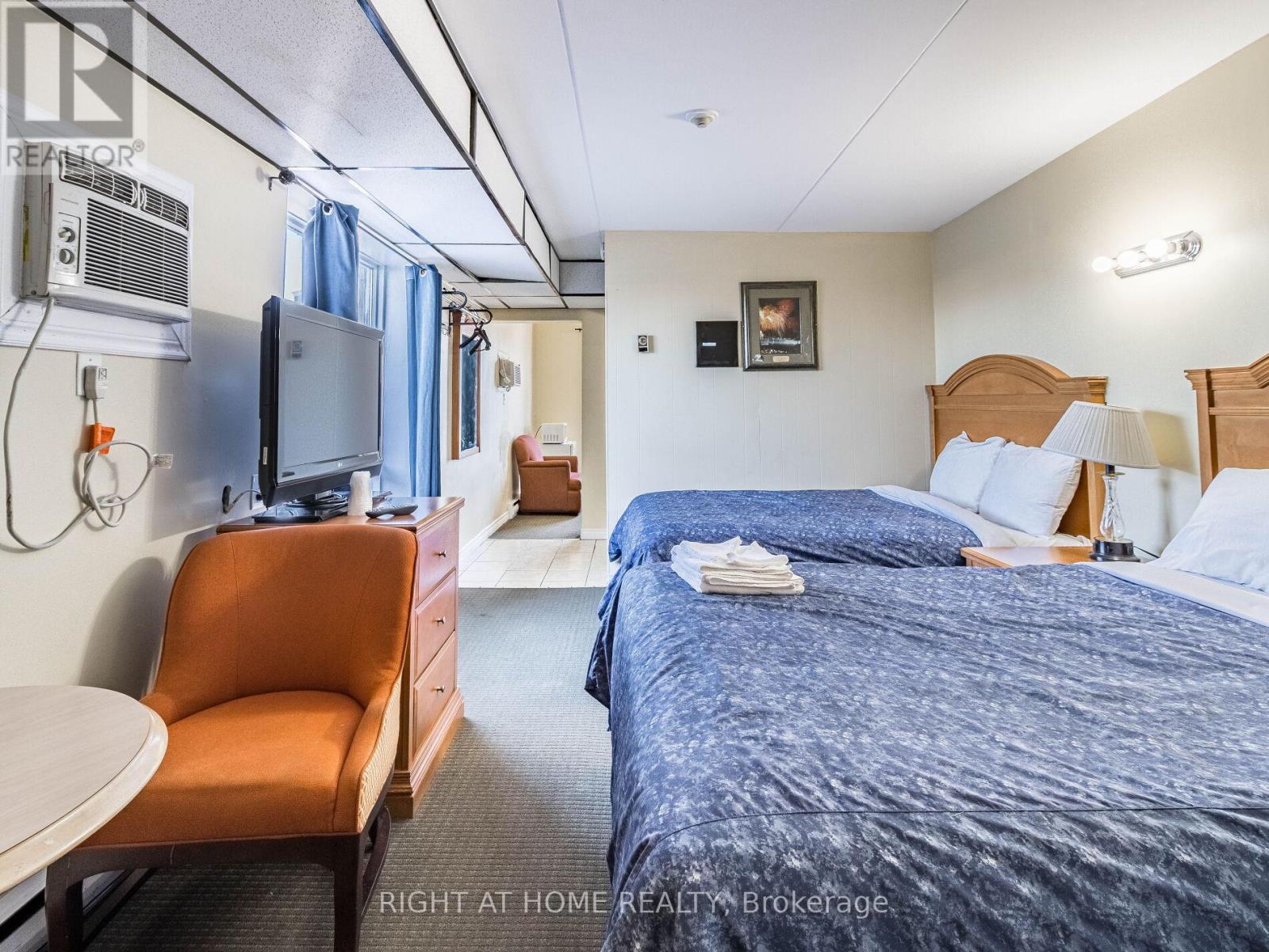 5951 Clark Avenue Property Photo 25