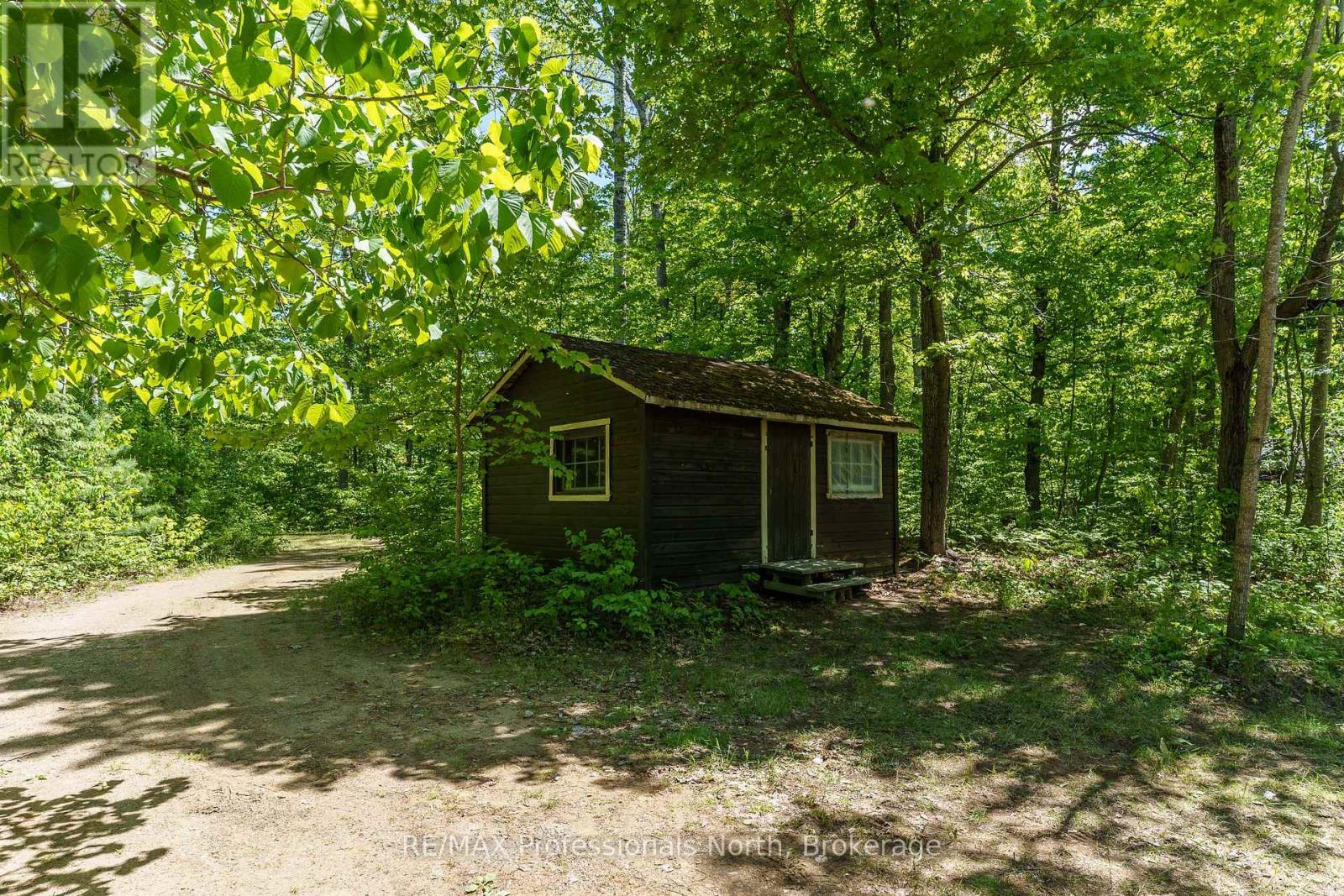 1174 Seabreeze Road Property Photo 2