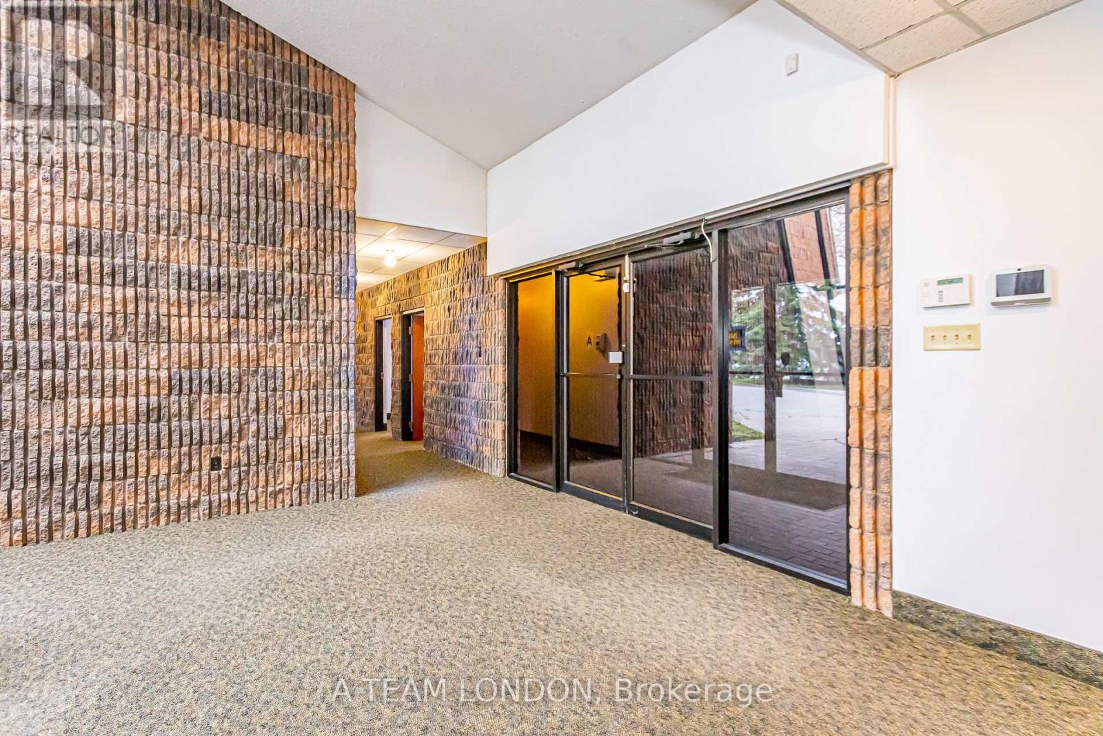 A - 743 Wellington Road Property Photo 6