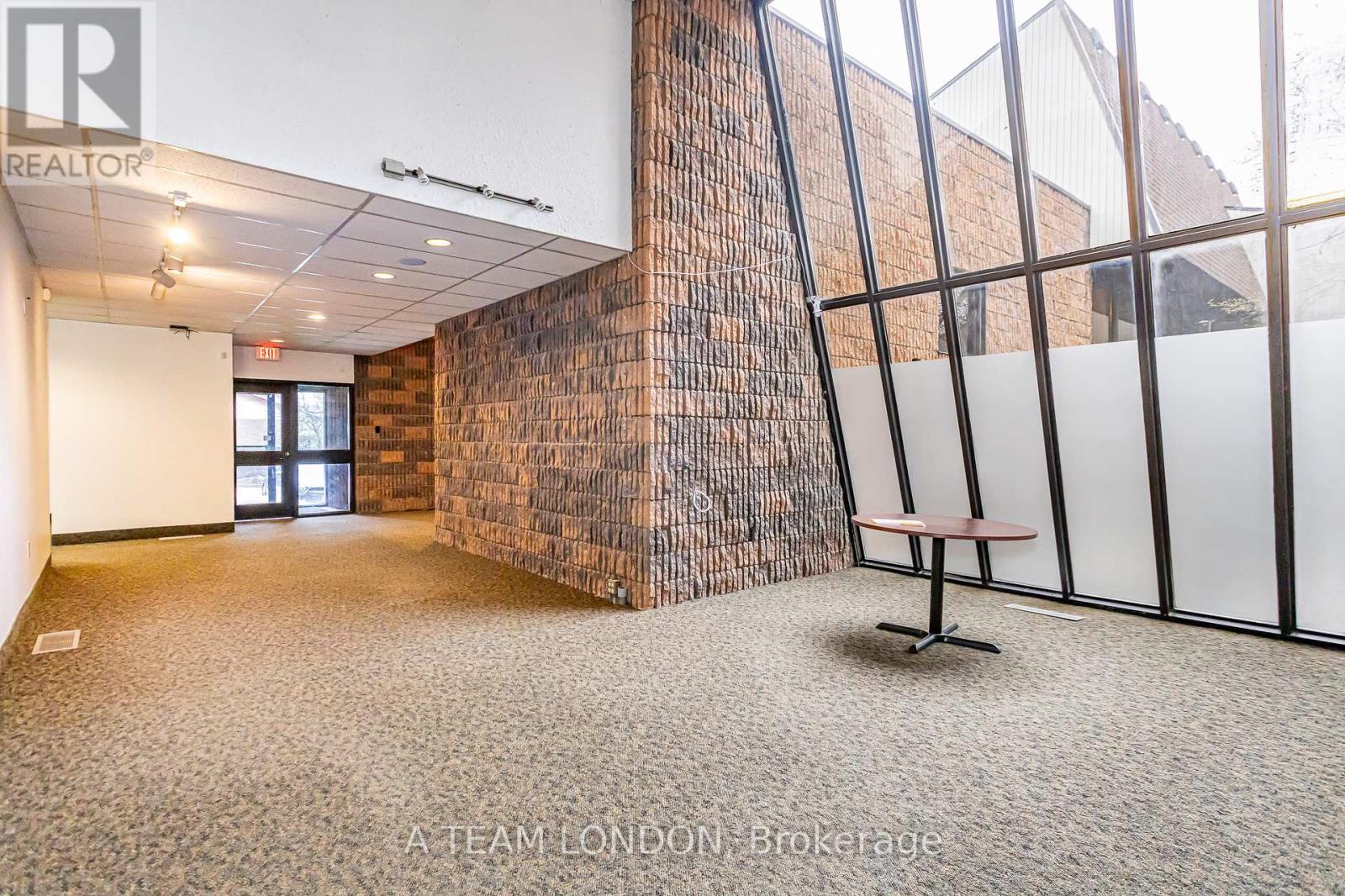 A - 743 Wellington Road Property Photo 7