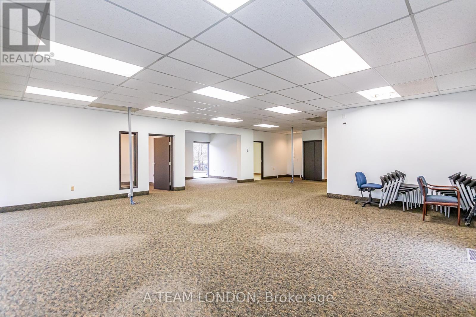 A - 743 Wellington Road Property Photo 9