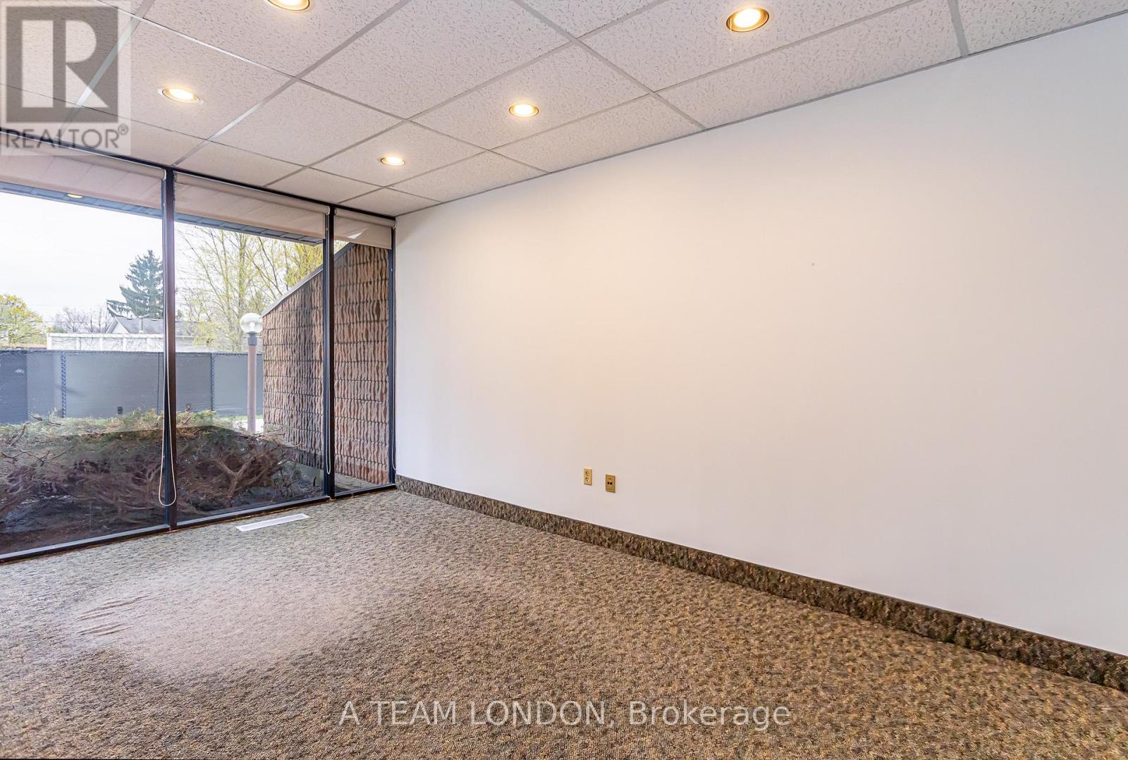 A - 743 Wellington Road Property Photo 10