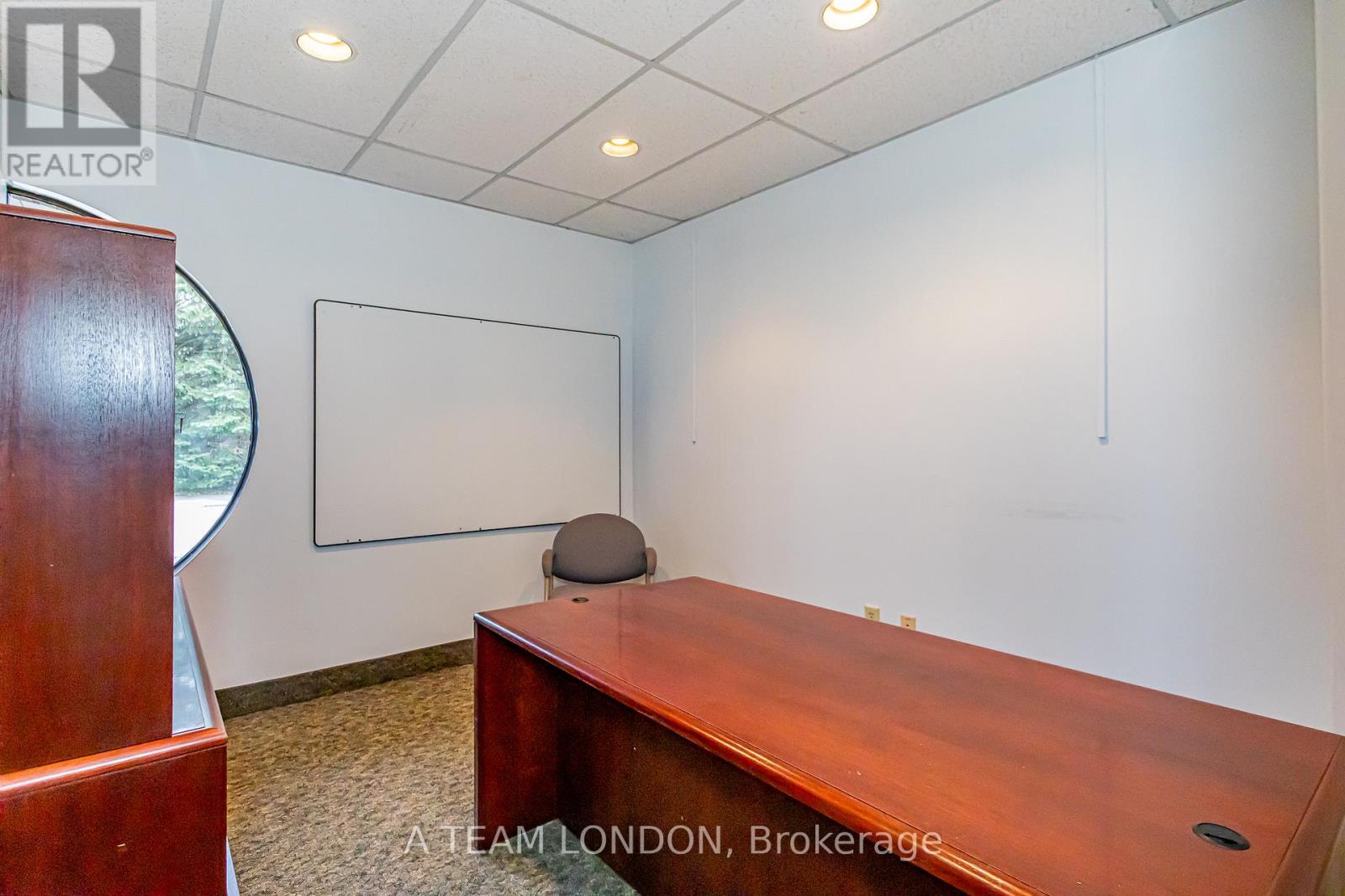 A - 743 Wellington Road Property Photo 12