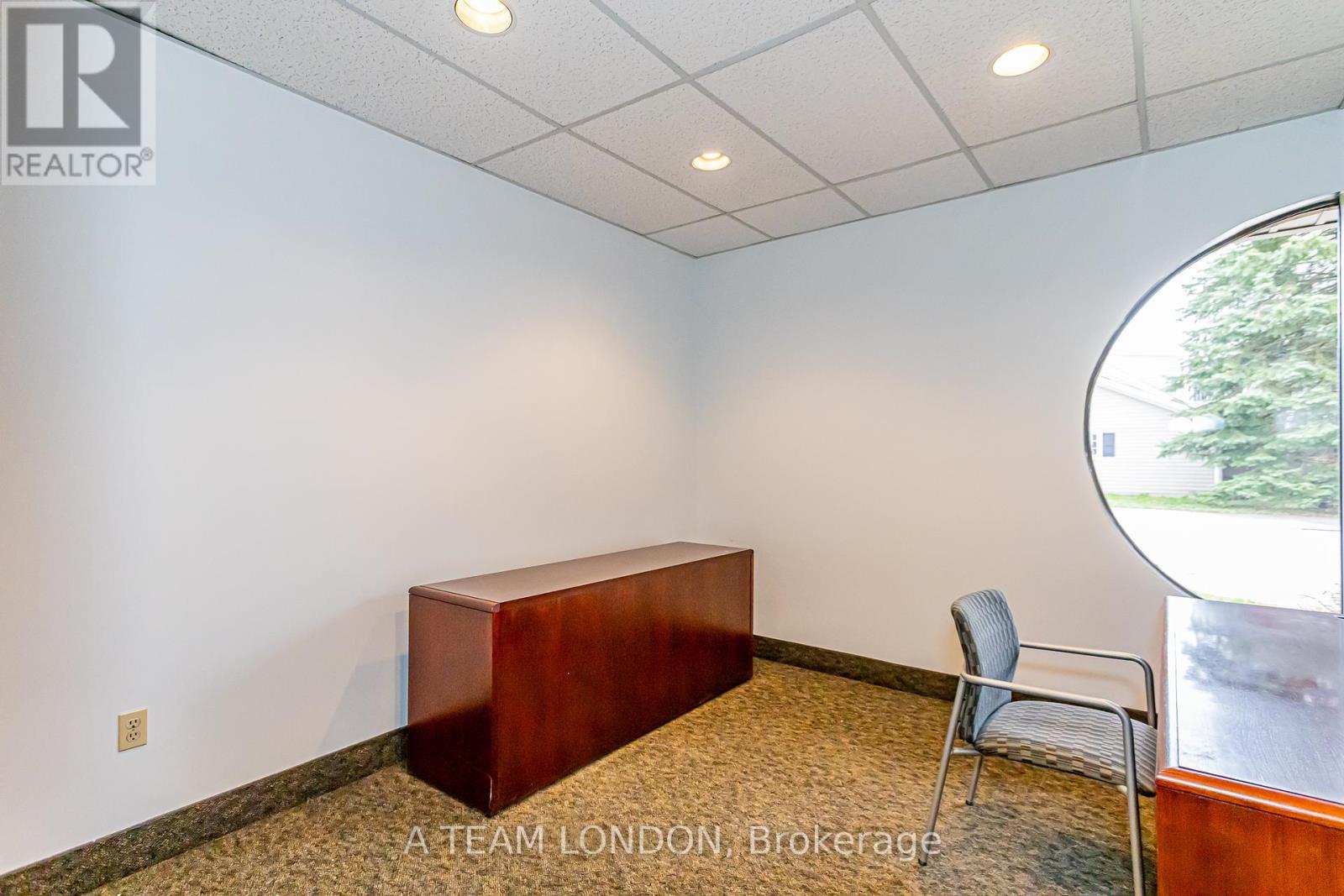 A - 743 Wellington Road Property Photo 13