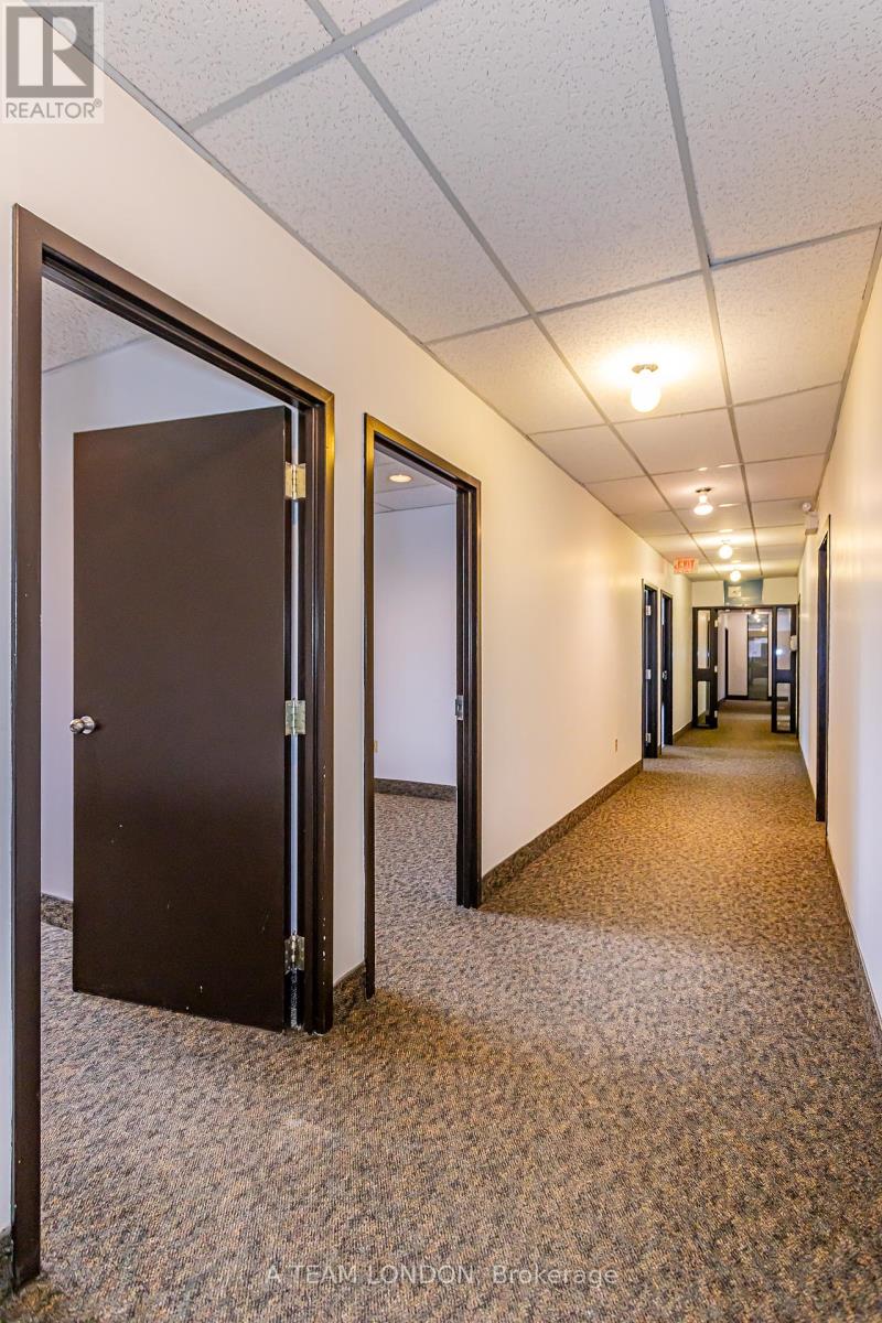 A - 743 Wellington Road Property Photo 19