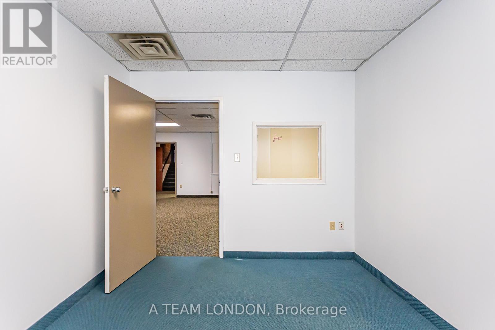 A - 743 Wellington Road Property Photo 30