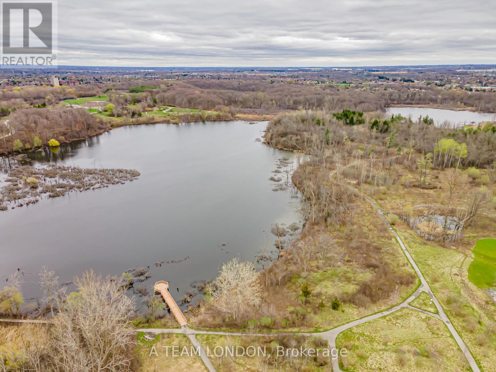 A - 743 Wellington Road Property Photo 45