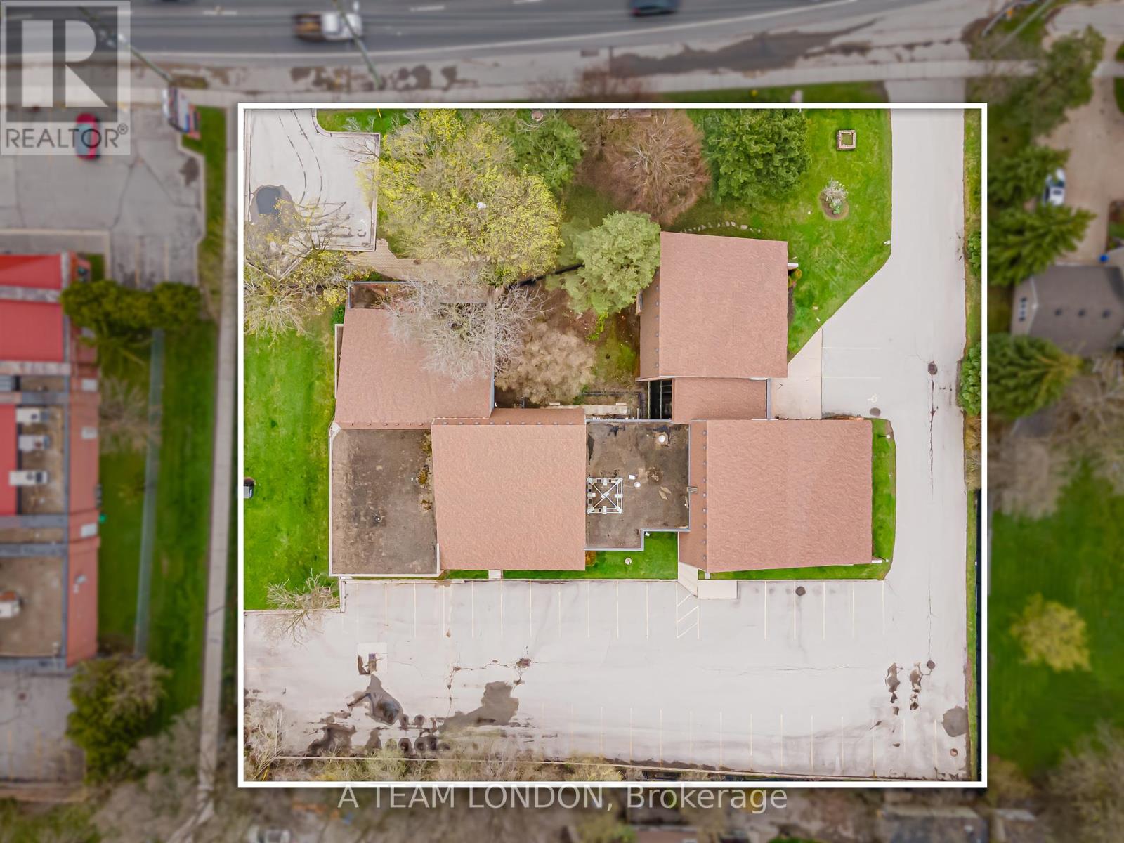 A - 743 Wellington Road Property Photo 46