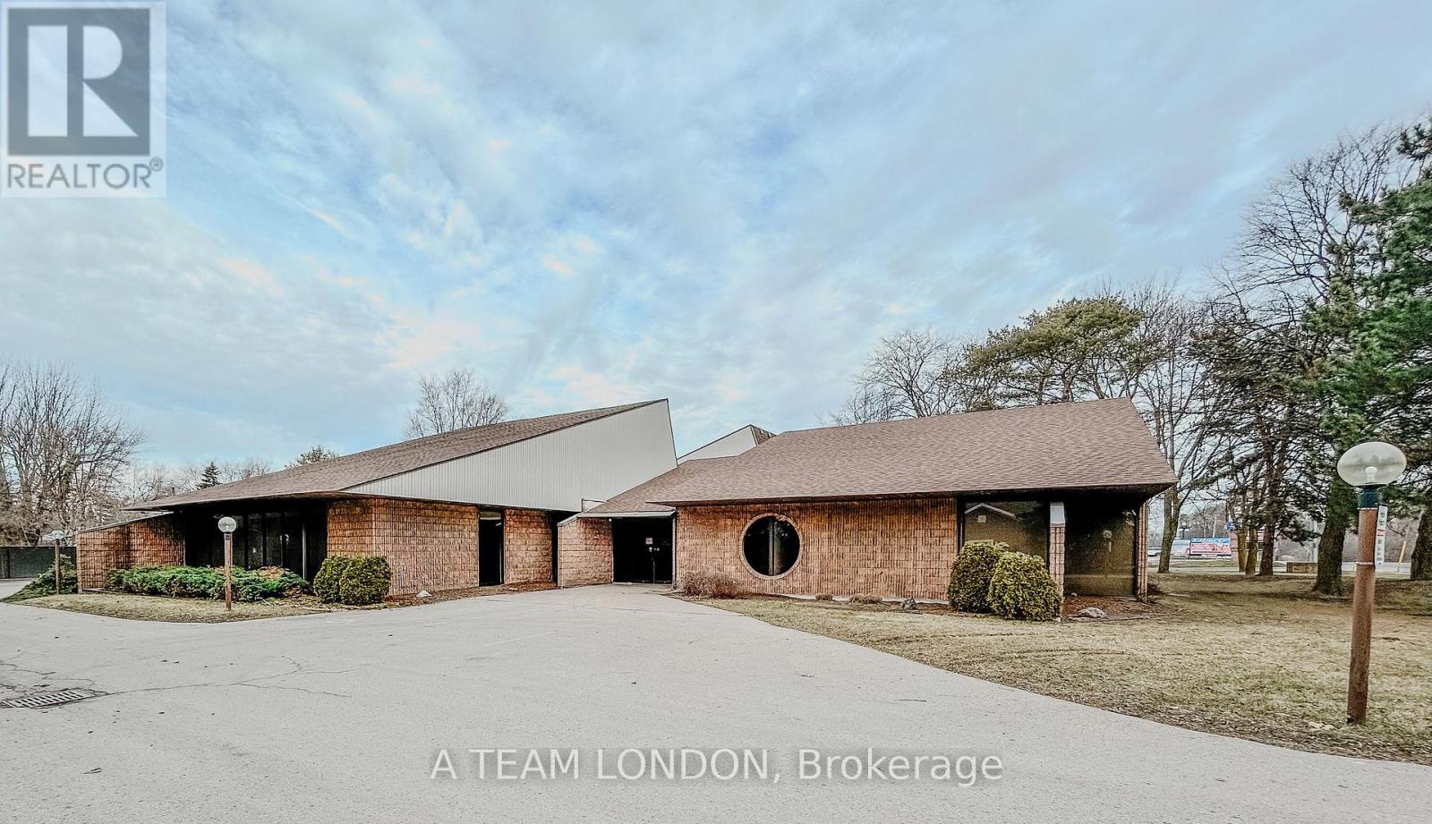 B - 743 WELLINGTON ROAD Property Photo 1