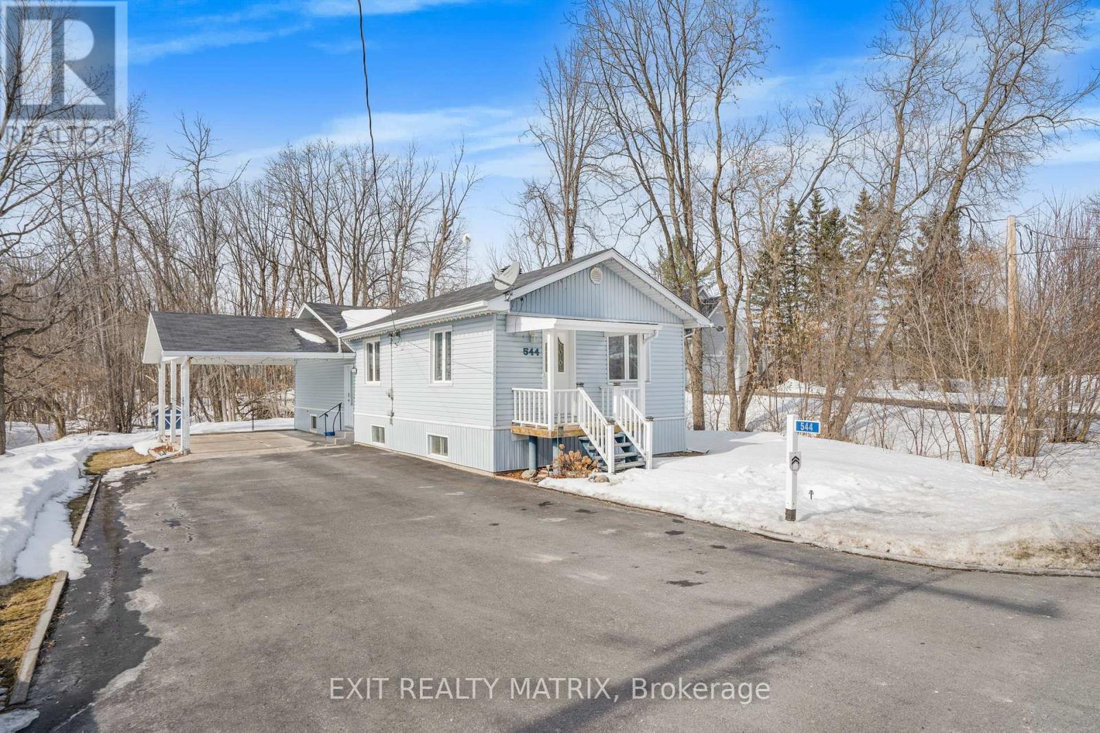 544 Front Road W Property Photo