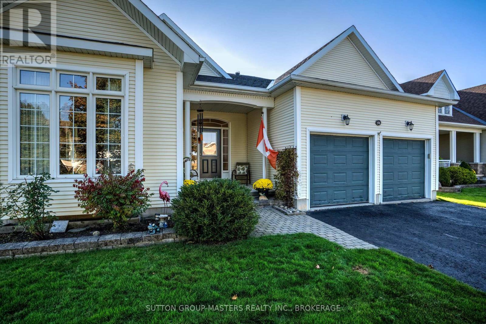 44 Country Club Drive Property Photo 1
