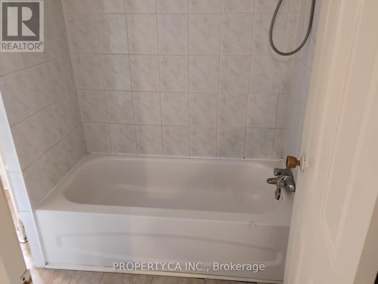 1800 5 Louth St Property Photo 21