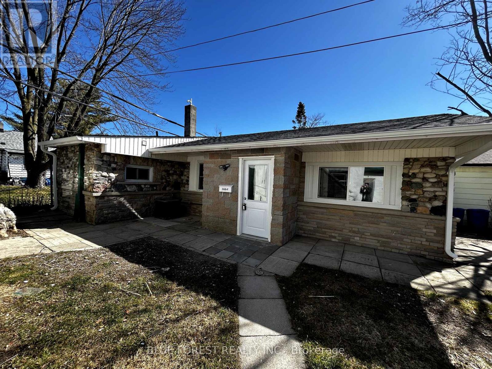 368 Calgary Street Property Photo 9