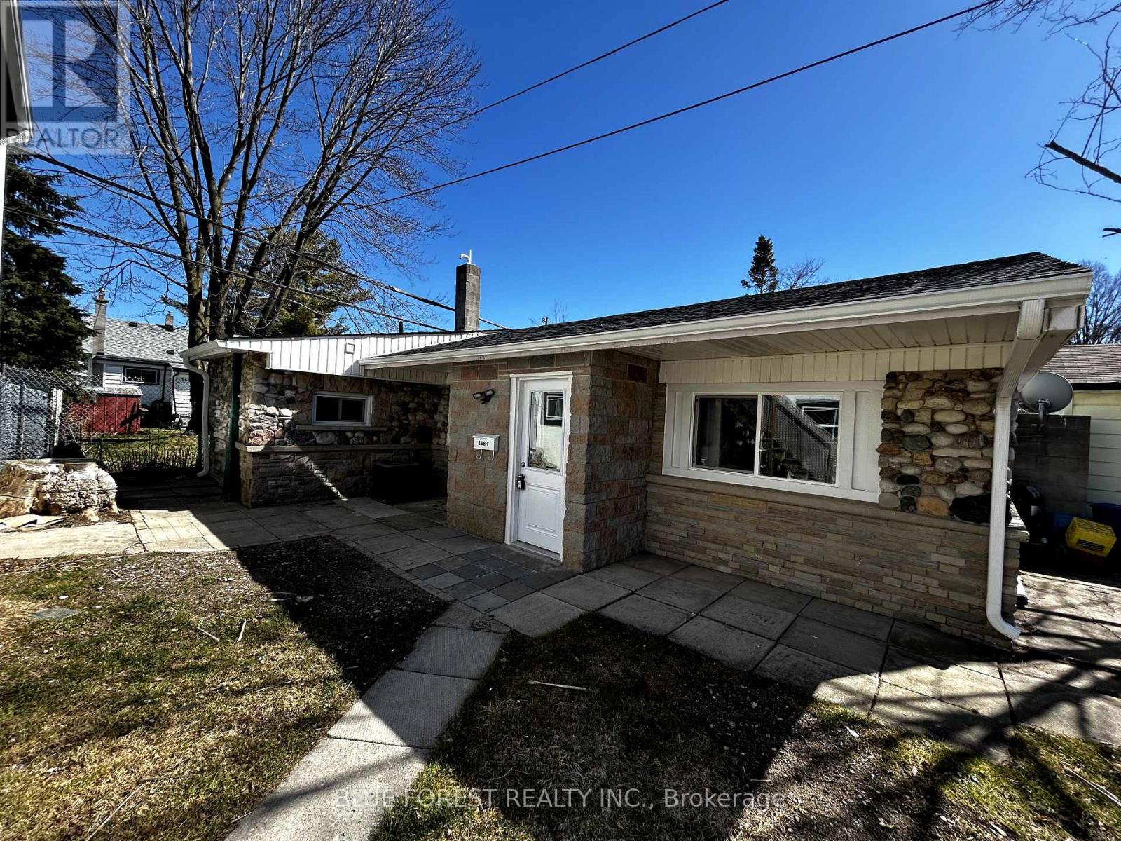 368 Calgary Street Property Photo 10