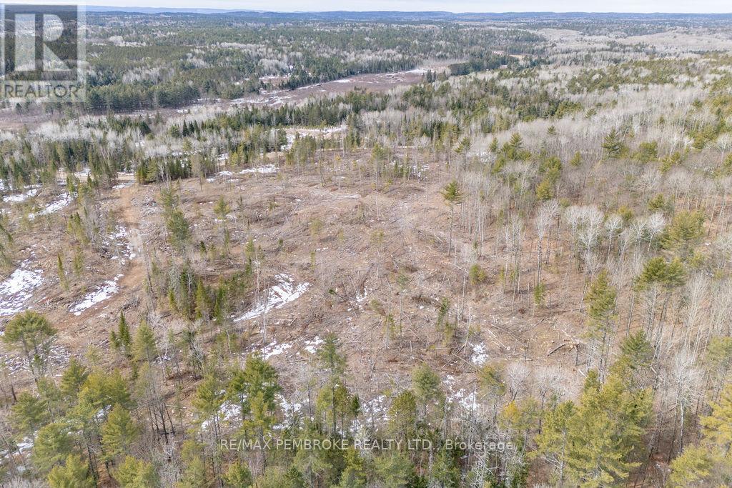 744 Black Creek Road Property Photo 16