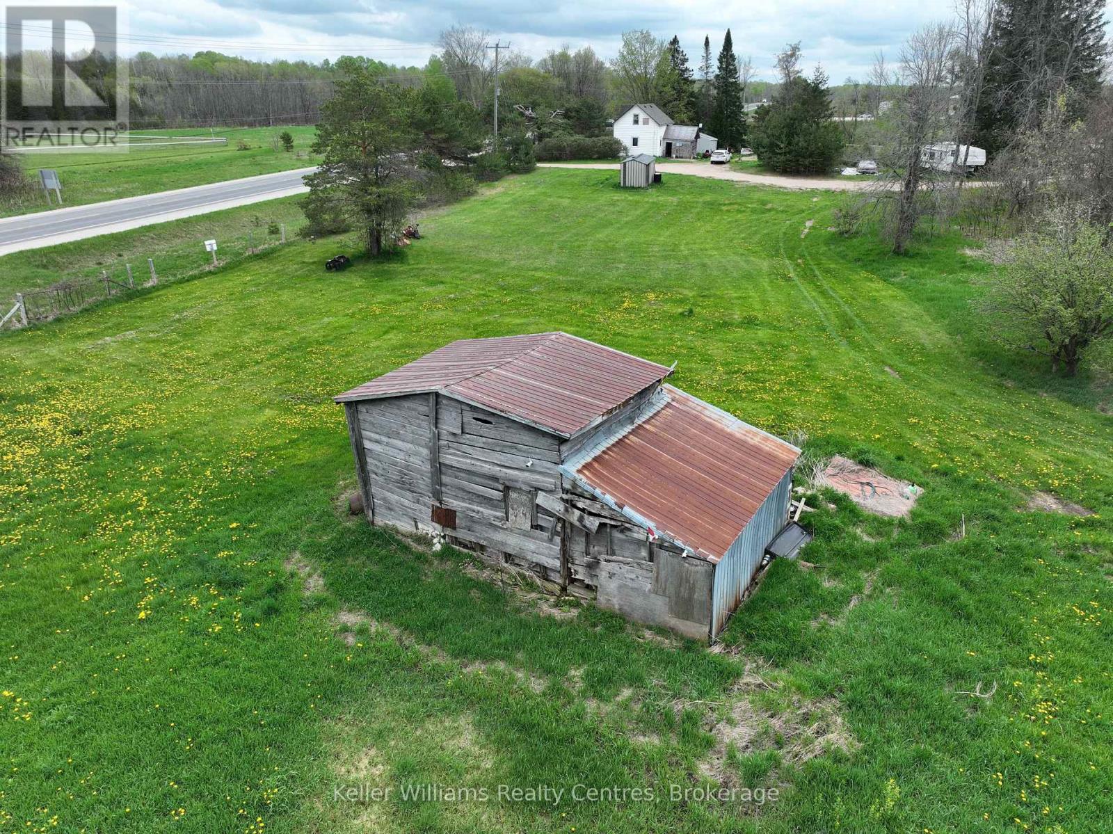 19528 Highway 6 Property Photo 26