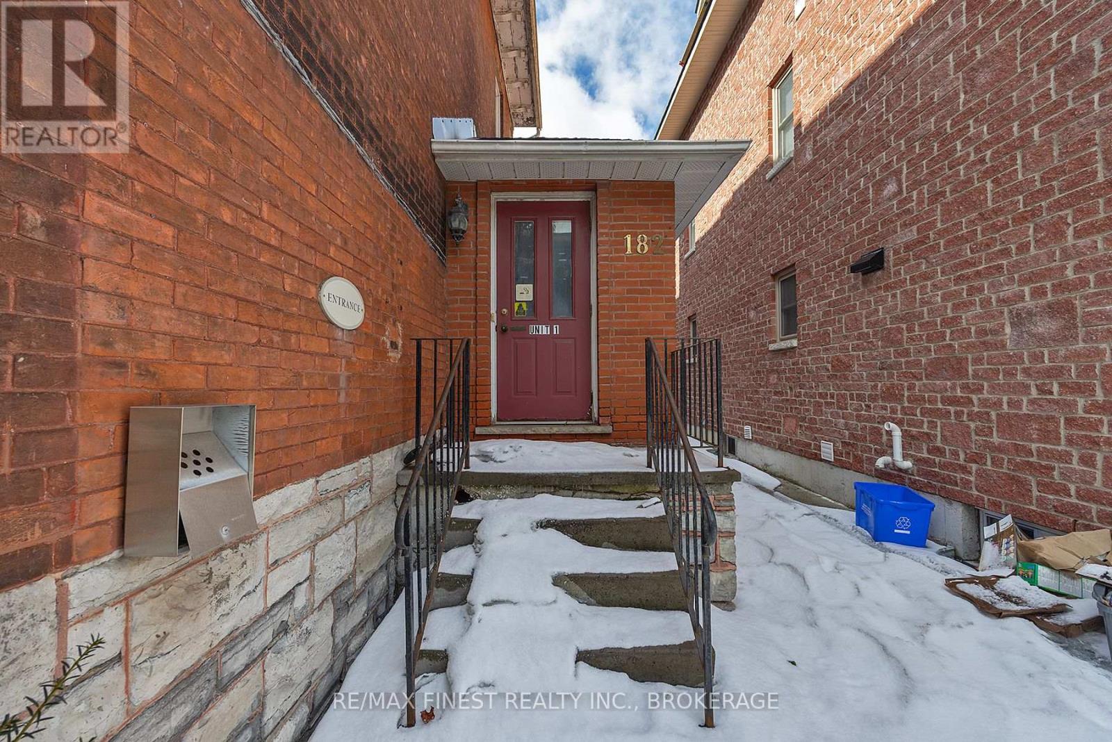 180-182 Bagot Street W Property Photo 9