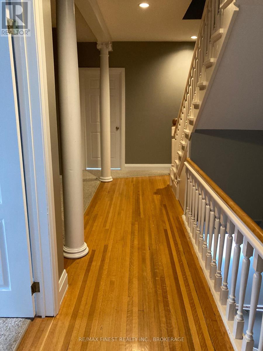 180-182 Bagot Street W Property Photo 14