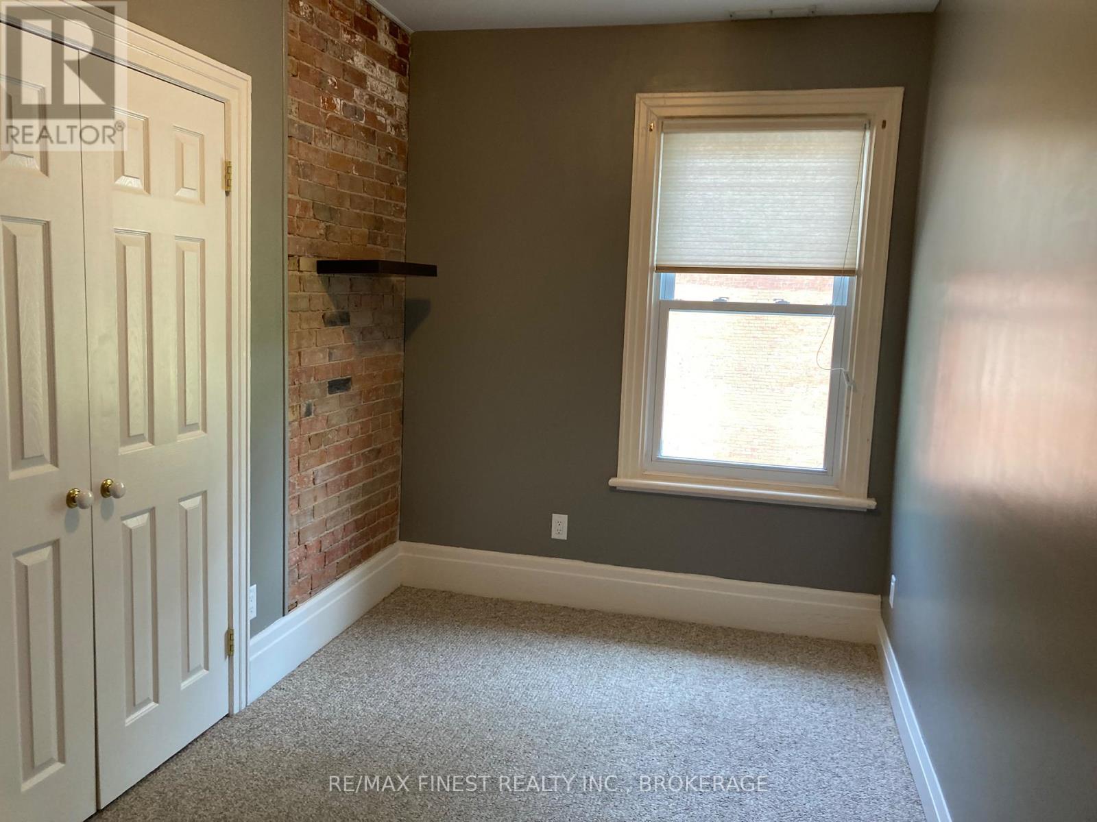180-182 Bagot Street W Property Photo 16