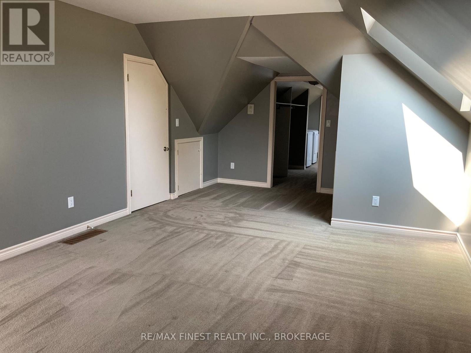 180-182 Bagot Street W Property Photo 20