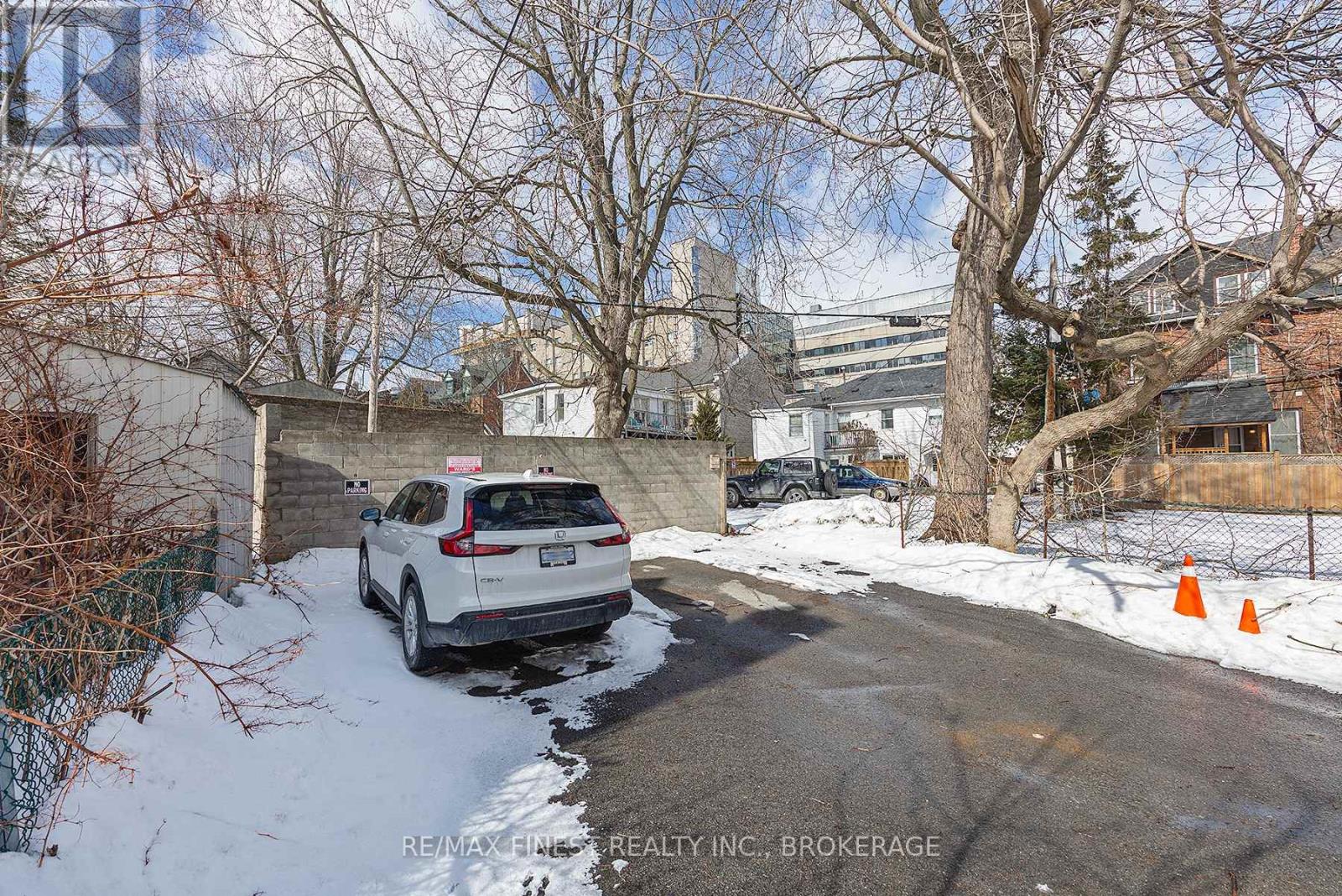 180-182 Bagot Street W Property Photo 30