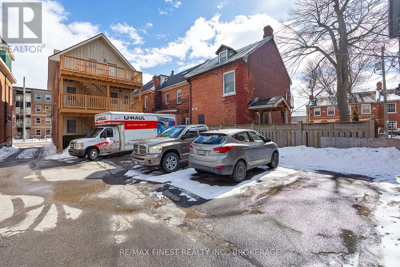 180-182 Bagot Street W Property Photo 32