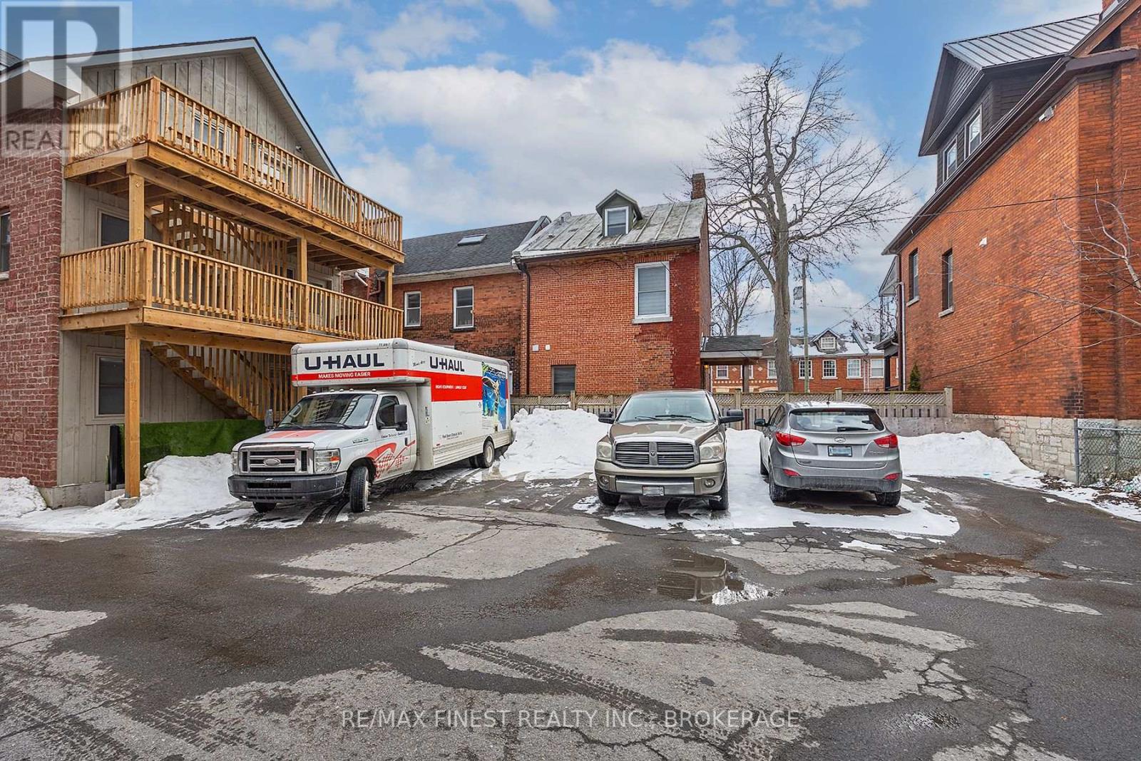 180-182 Bagot Street W Property Photo 34