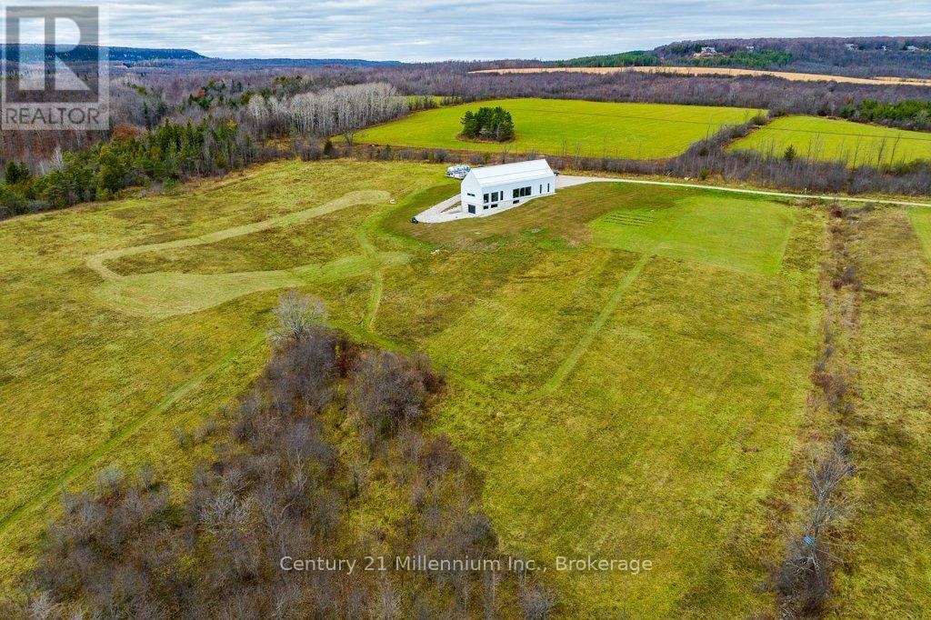 138406 Grey Road 112 Property Photo 4