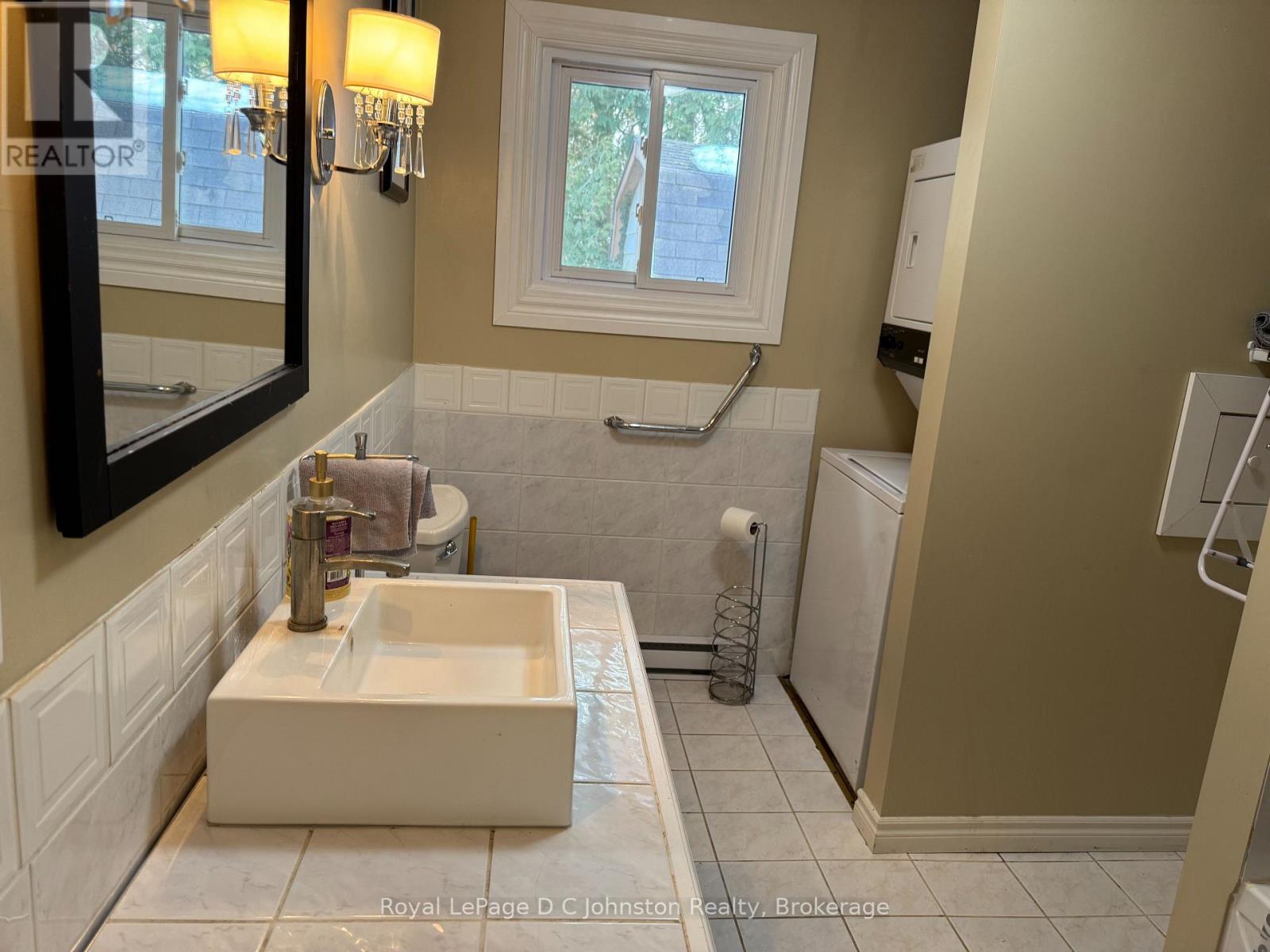 #1 & #2 - 341 Palmerston Street Property Photo 14