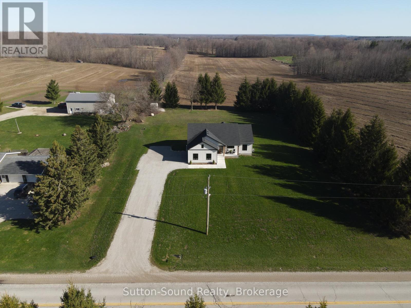 102175 GREY RD 5 Property Photo 1