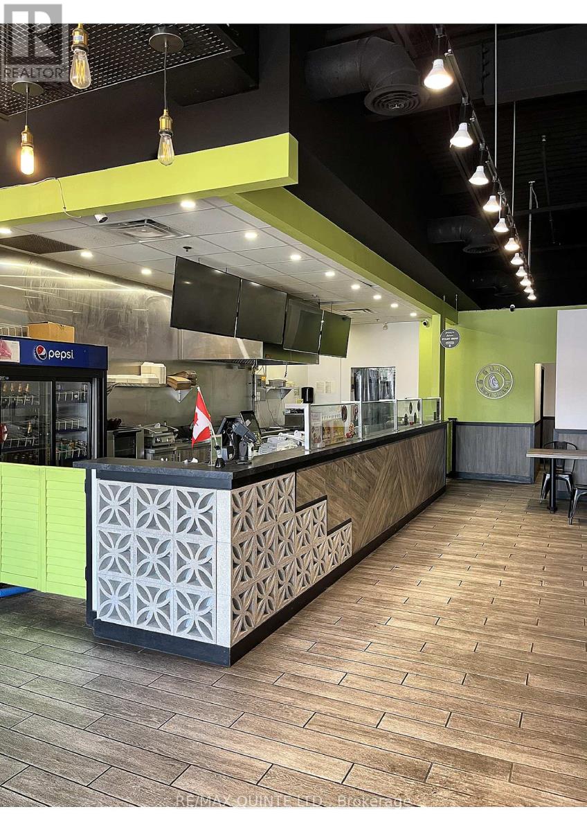 4b - 365 North Front Street Property Photo 6