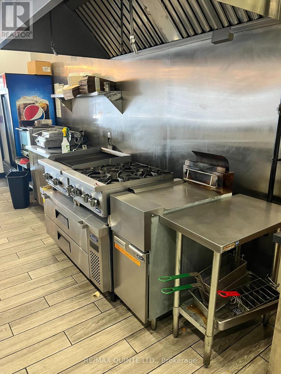 4b - 365 North Front Street Property Photo 10