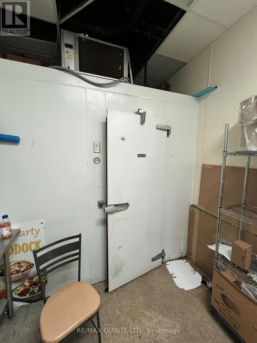 4b - 365 North Front Street Property Photo 11