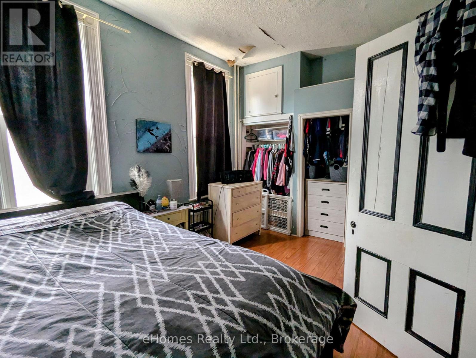 598 6th Street E Property Photo 15
