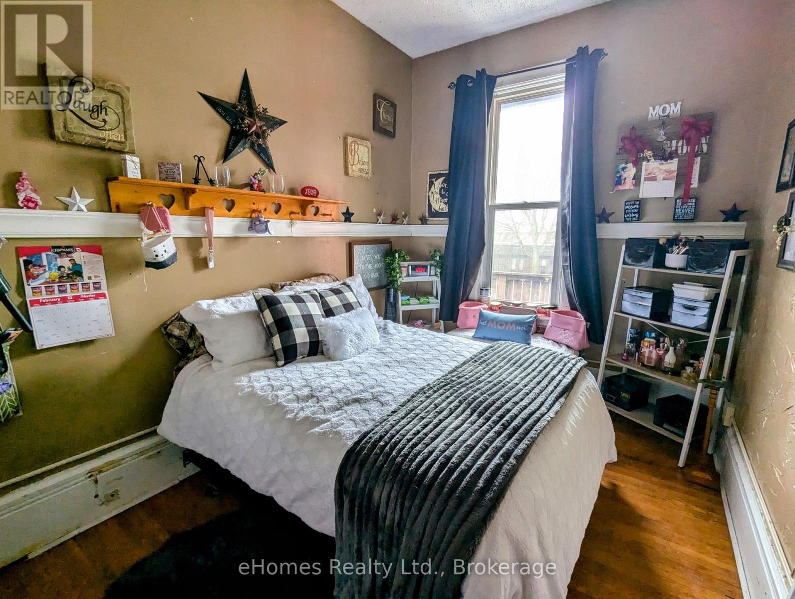 598 6th Street E Property Photo 22