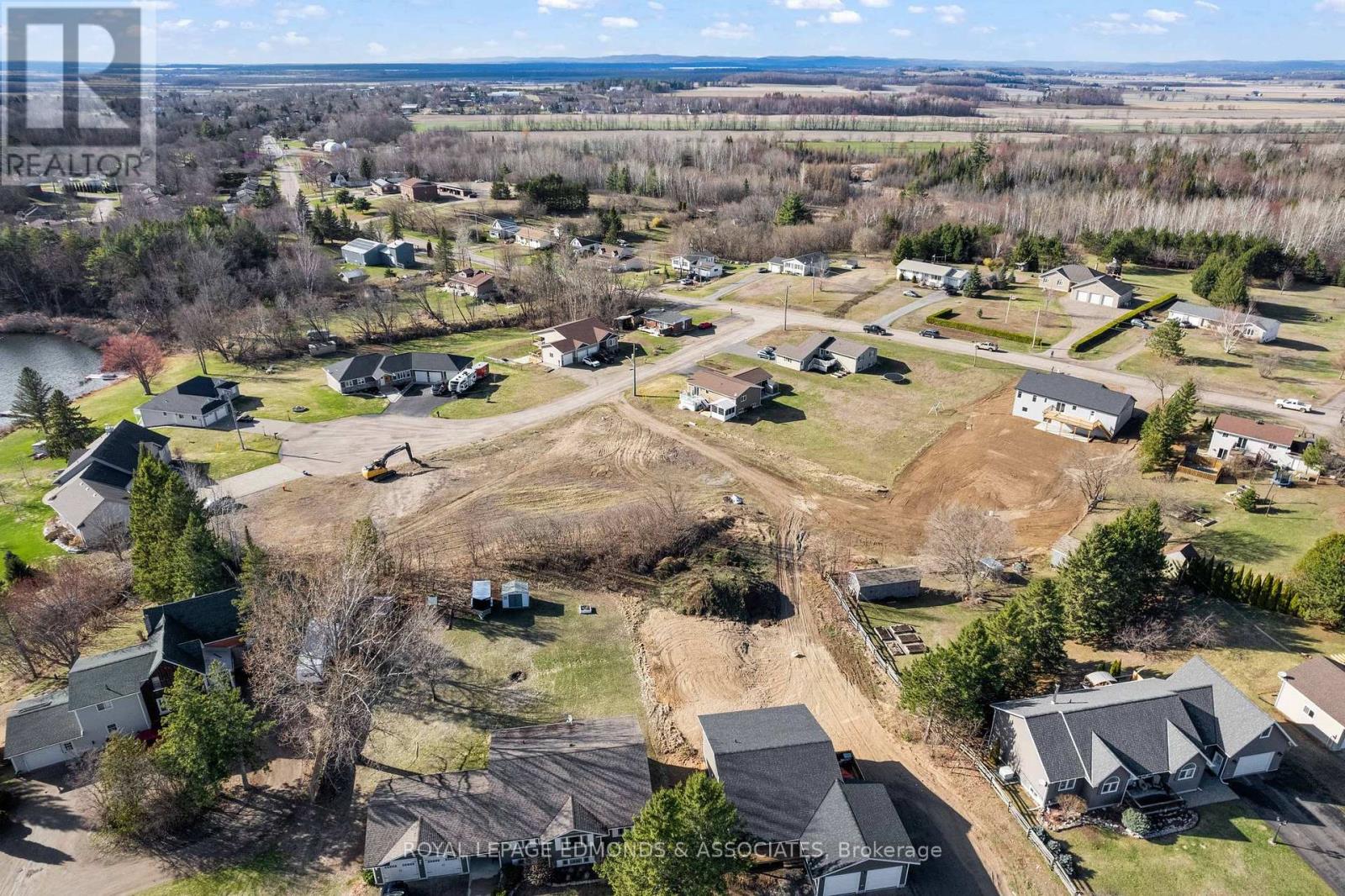 5 Mapleview Court Property Photo 5