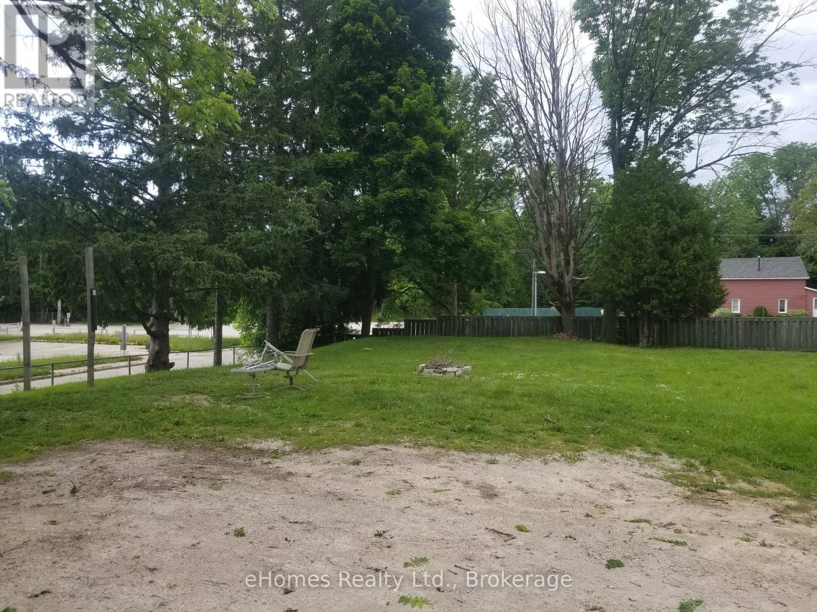 598 6th Street E Property Photo 7