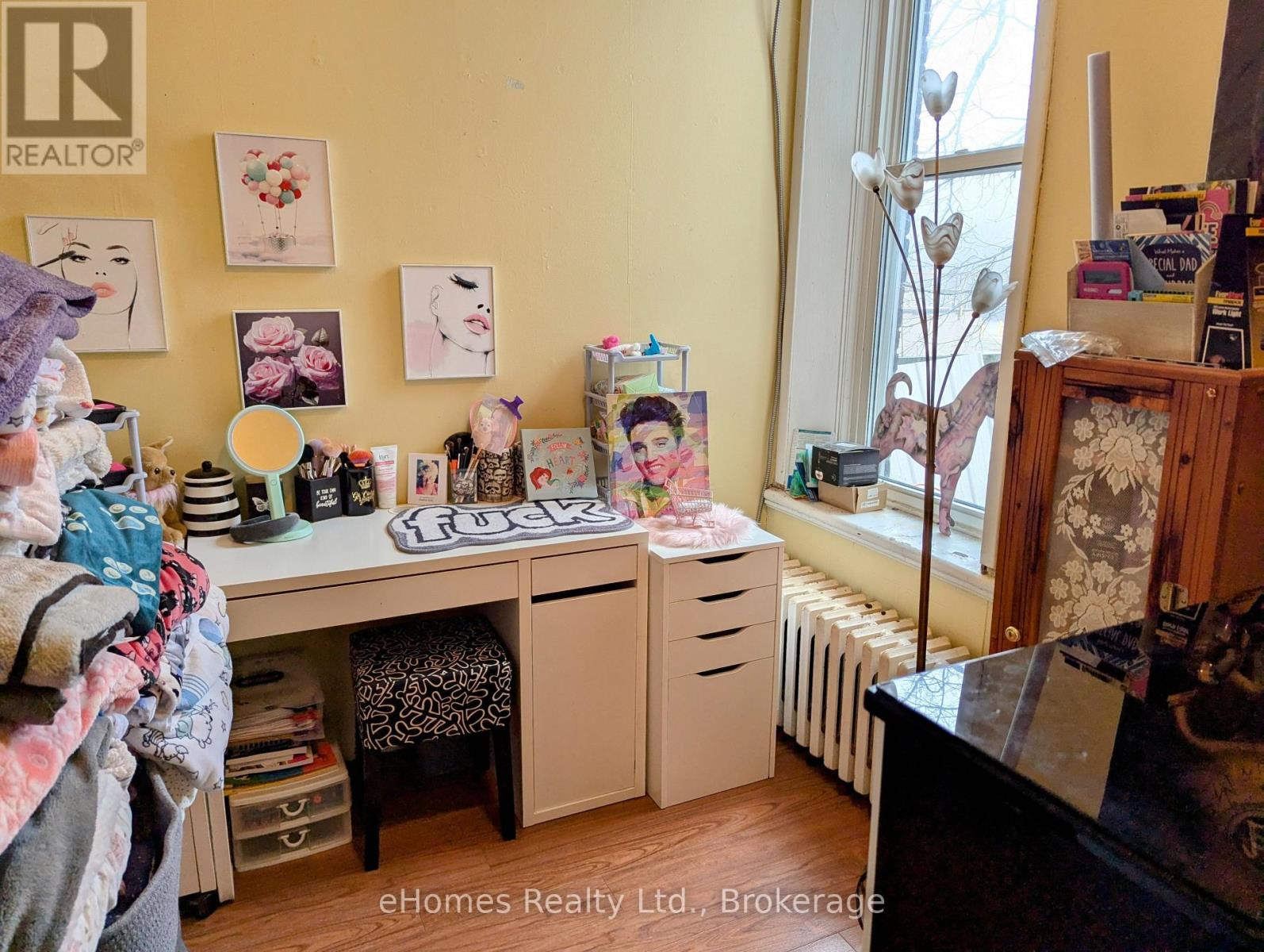 598 6th Street E Property Photo 13