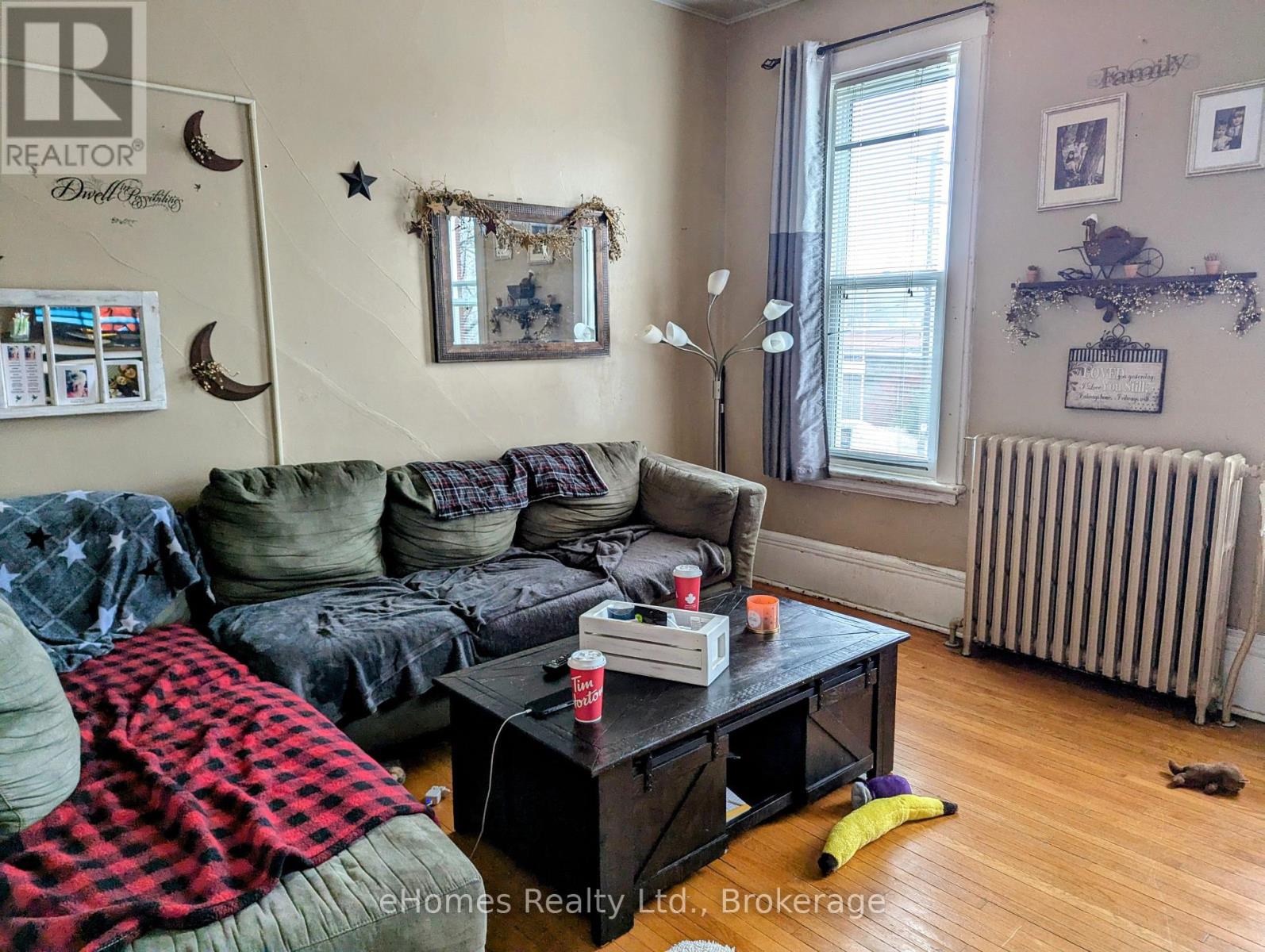 598 6th Street E Property Photo 23