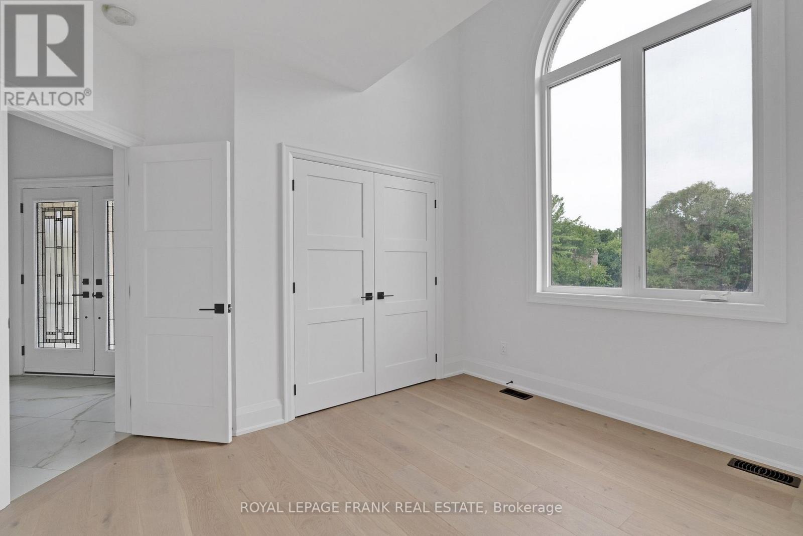 42 Pond Street Property Photo 4
