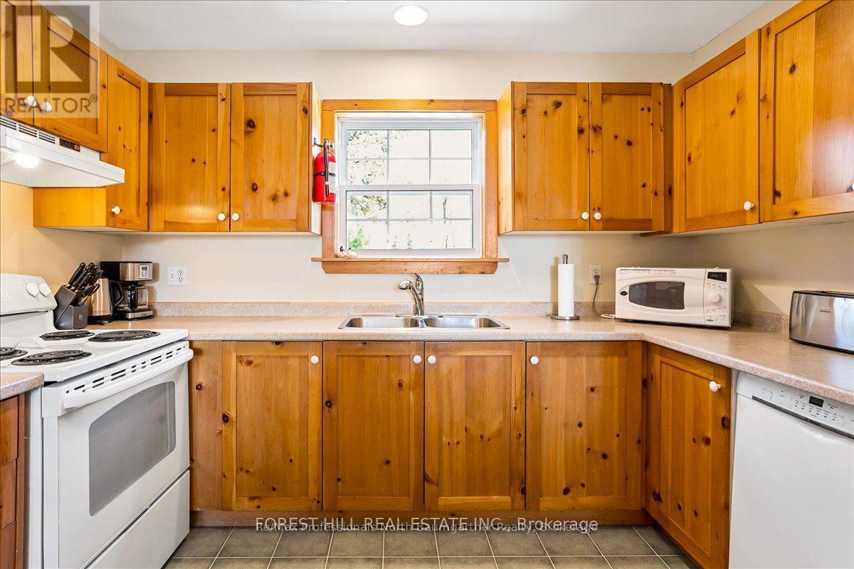 1033 Carnegie Ln Property Photo 9