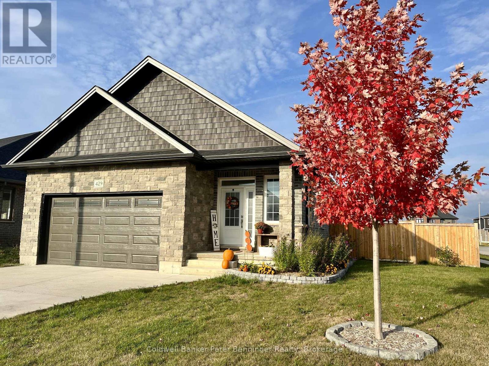 429 Walker Crescent Property Photo