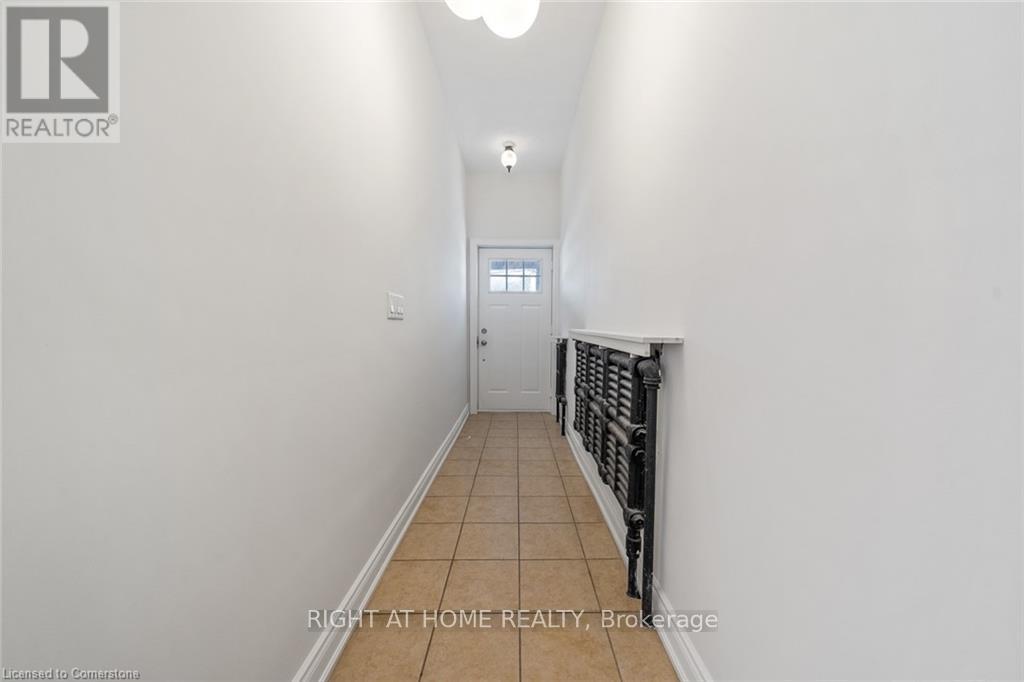 136 Macnab Street N Property Photo 2