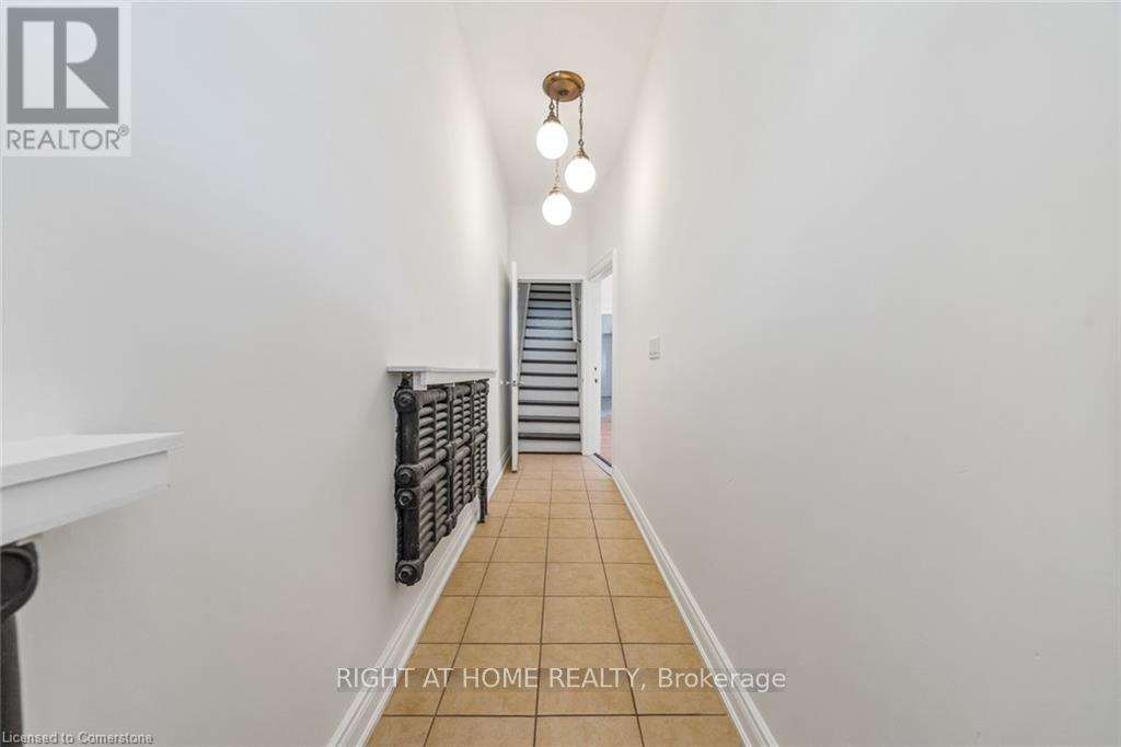 136 Macnab Street N Property Photo 3