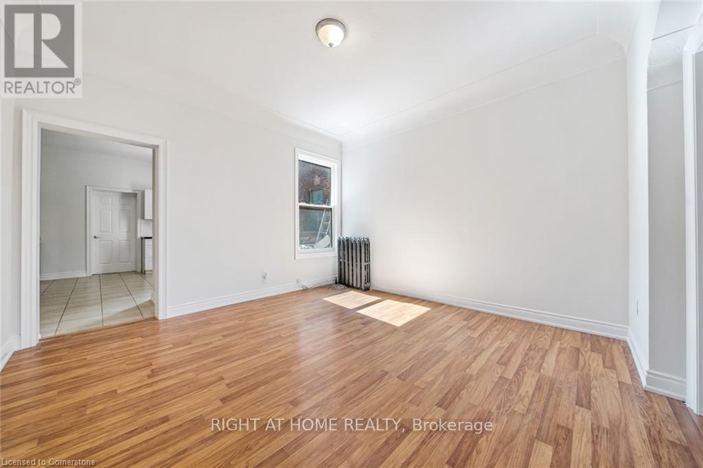 136 Macnab Street N Property Photo 4