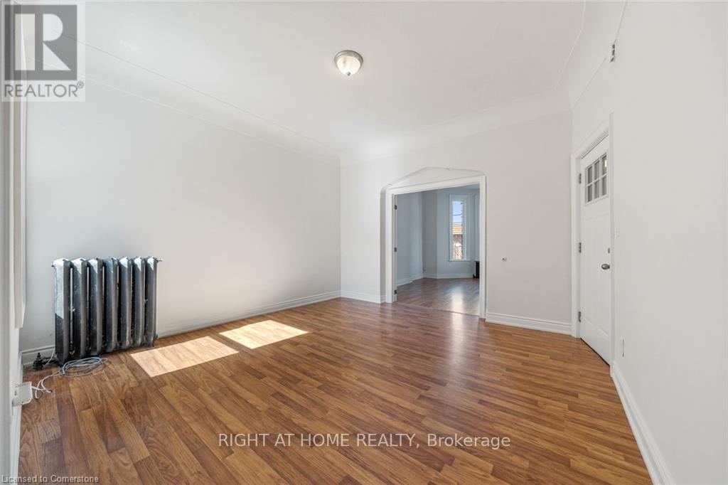 136 Macnab Street N Property Photo 5