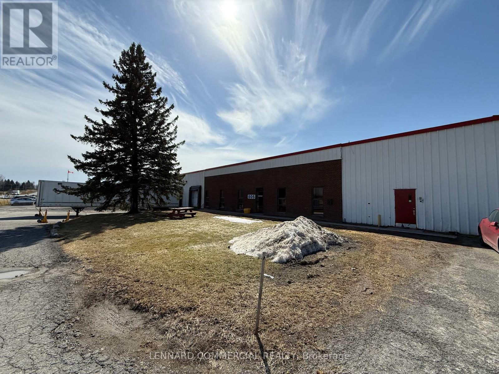 805 Boundary Road Property Photo 1